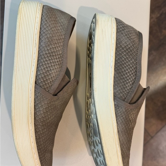 Soft Leather Sneaker, Snake Skin, Grey - Picture 2 of 4